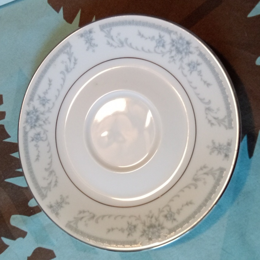 #780 Blue Whisper saucer